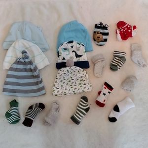 Mixed Size (all 0-6M) Hats, Socks, and Mittens